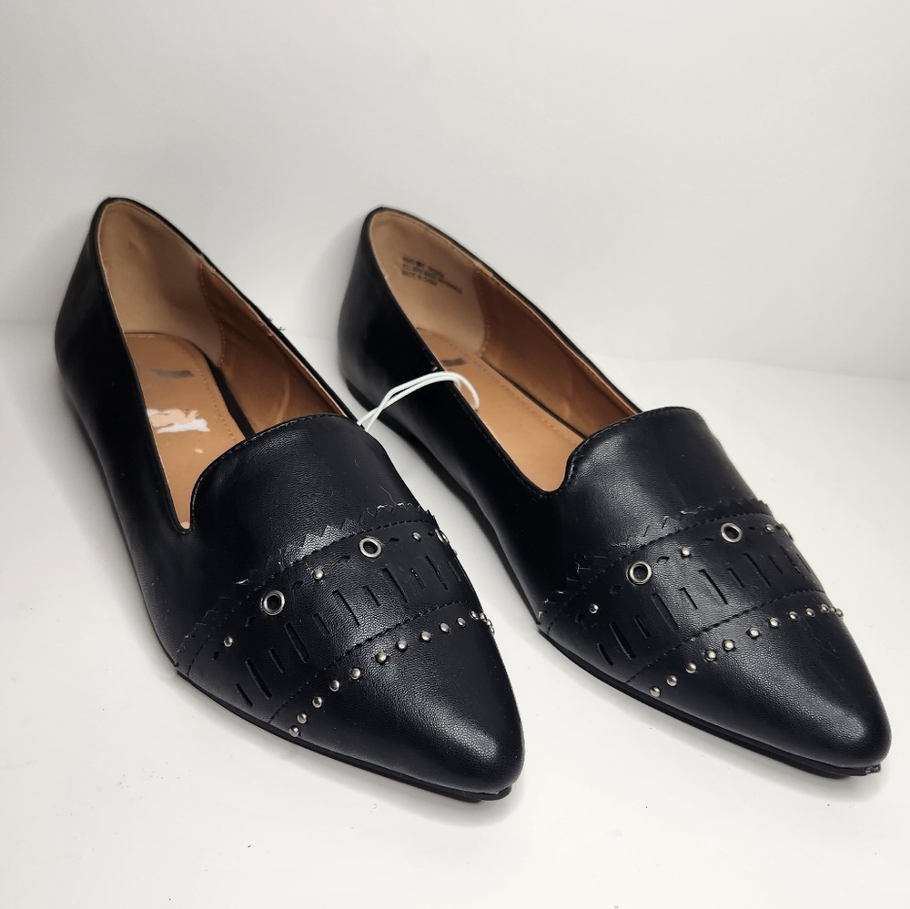Women's Black Dress Shoe Casual shoe Size 11 Wide Flat Shoe